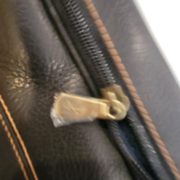 Links & Kings Black Leather Golf Shoe Bag with Shin Invitaional logo on front - Picture 3 of 12